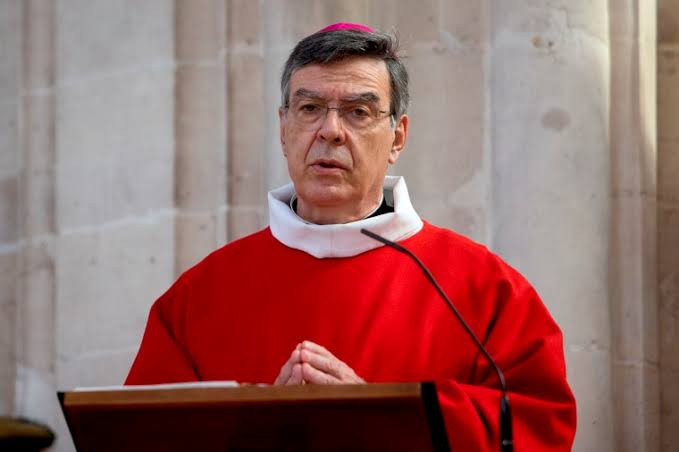Pope Francis The Resignation Of A Paris Archbishop Who Had An "intimate relationship" With A Woman