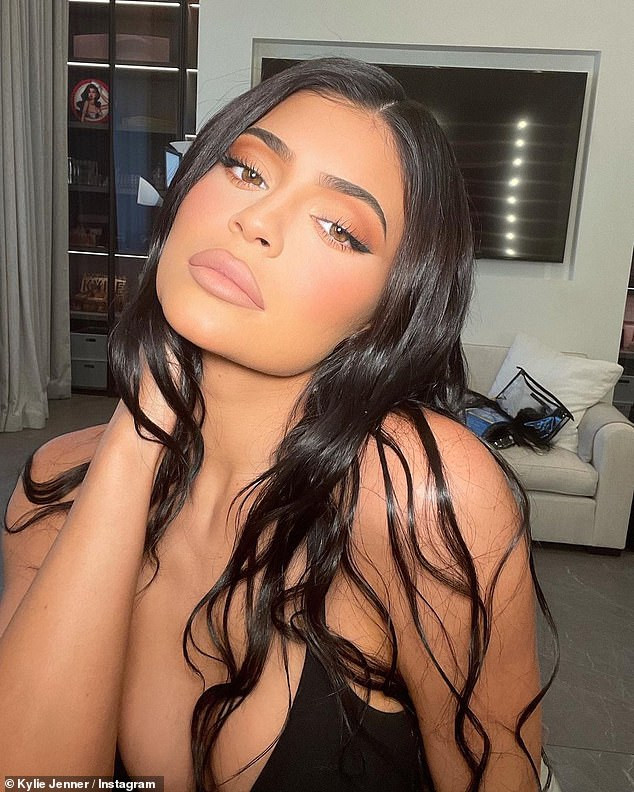 Kylie Jenner Becomes The First Woman To Exceed 300 Million Instagram Followers