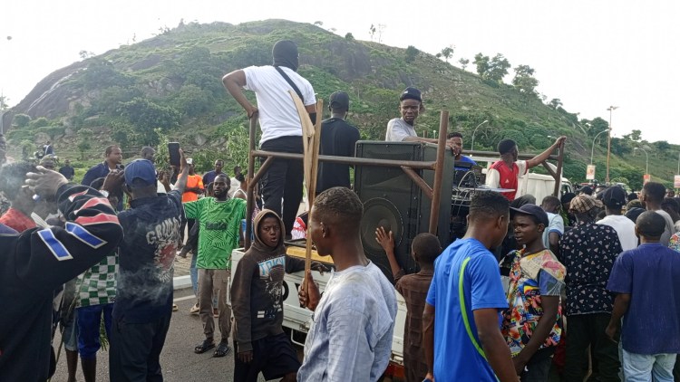 LIVE UPDATES: #EndBadGovernanceInNigeria Protest Day 2